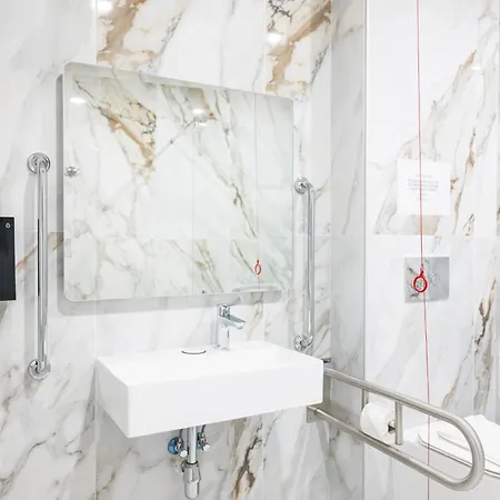 C'est La Vie Boutik Swieqi 4*