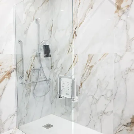 C'est La Vie Boutik Swieqi Hotel Is-Swieqi