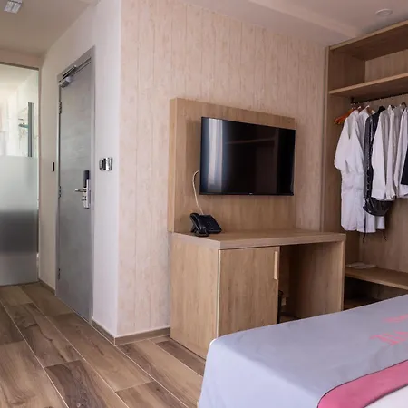 C'est La Vie Boutik Swieqi Hotel