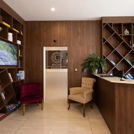 C'est La Vie Boutik Swieqi 4*