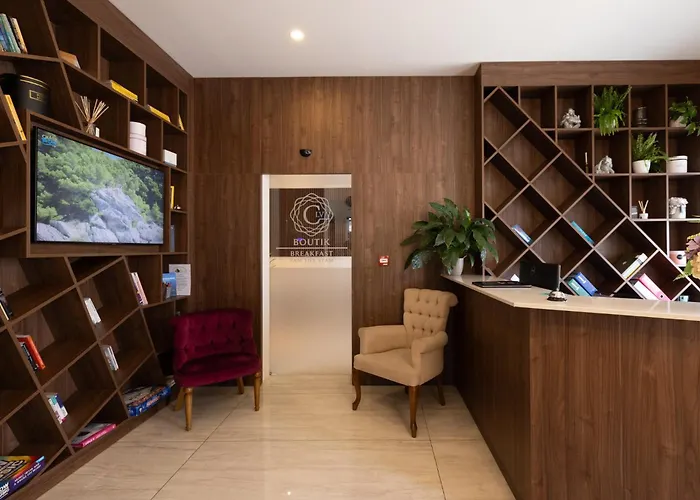 C'est La Vie Boutik Swieqi 4*